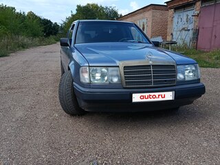 1988 Mercedes-Benz W124 230, синий, 250000 рублей, вид 2
