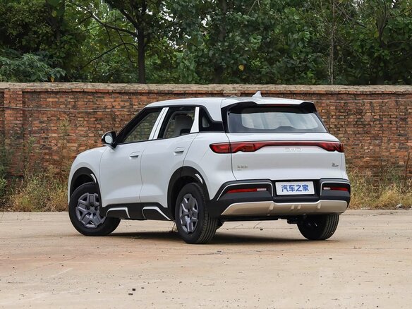 2026 BYD Yuan Up 45.12 kWh, белый, 1995000 рублей - вид 3