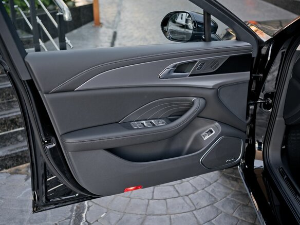 2025 Hongqi H5 II, чёрный, 4380000 рублей - вид 6