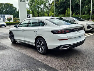 2025 Volkswagen Lamando L II, белый, 2674222 рублей, вид 4