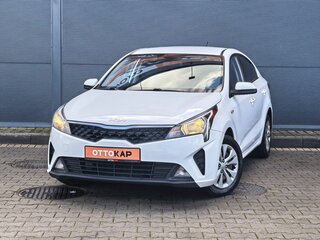 2022 Kia Rio IV Рестайлинг, белый, 1659000 рублей, вид 1