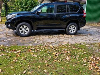 2014 Toyota Land Cruiser Prado 4-speed 150 Series Рестайлинг 1, чёрный, 3500000 рублей, вид 4