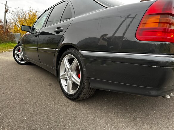 1994 Mercedes-Benz C-Класс 250 I (W202), чёрный, 600000 рублей - вид 4