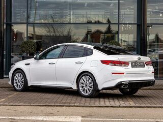 2018 Kia Optima IV Рестайлинг, белый, 1655000 рублей, вид 4