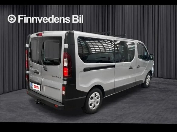 2023 Renault Trafic L2 III Рестайлинг, серебристый, 4342000 рублей - вид 3
