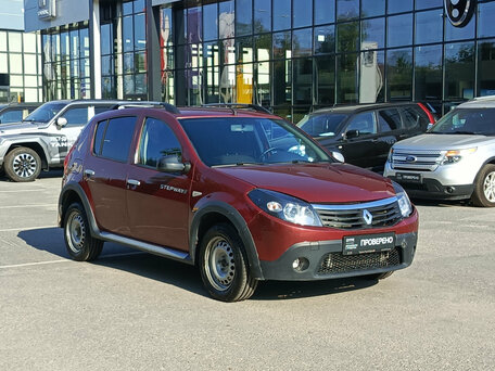 2013 Renault Sandero Stepway I, красный, 420000 рублей, вид 3