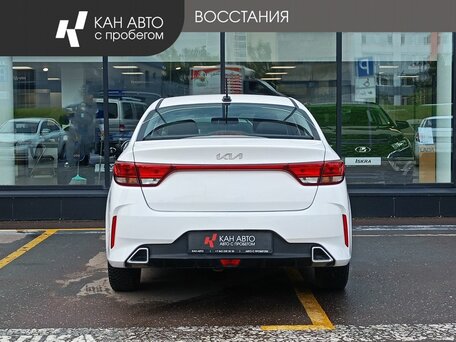 2021 Kia Rio IV Рестайлинг, белый, 1198807 рублей, вид 4
