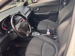 2015 Kia Rio III Рестайлинг, белый, 1100000 рублей, вид 4