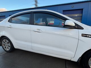 2014 Kia Rio III, белый, 620000 рублей, вид 3