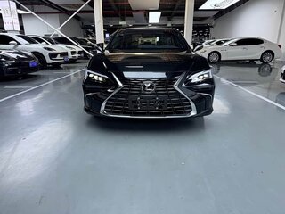 2026 Lexus ES 200 VII Рестайлинг 2, чёрный, 4880000 рублей, вид 2