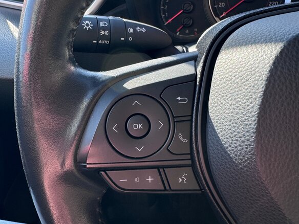 2019 Toyota Corolla XII (E210), коричневый, 1900000 рублей - вид 10