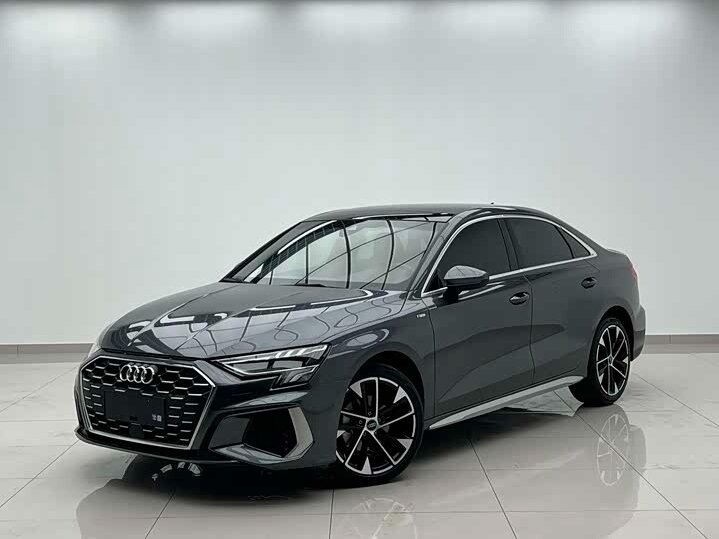Открыть фотографии: Audi A3 IV (8Y)
