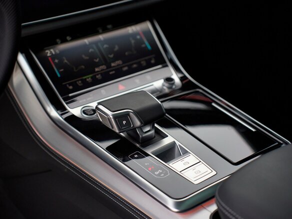 2025 Audi Q8 55 TFSI I (4M) Рестайлинг, серый, 13250000 рублей - вид 26