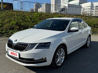 2018 Skoda Octavia III (A7) Рестайлинг, белый, 1790000 рублей, вид 1