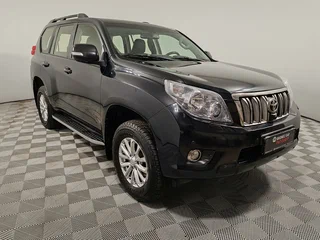 2013 Toyota Land Cruiser Prado 150 Series, чёрный, 2875000 рублей, вид 3