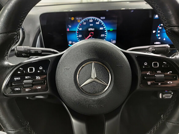 2020 Mercedes-Benz GLB 200 I (X247), чёрный, 2680000 рублей - вид 20