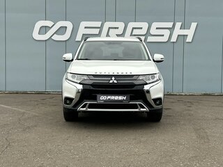 2022 Mitsubishi Outlander III Рестайлинг 3, белый, 2450000 рублей, вид 3