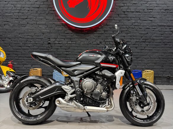 2021 Triumph Trident 660, чёрный, 785000 рублей - вид 11