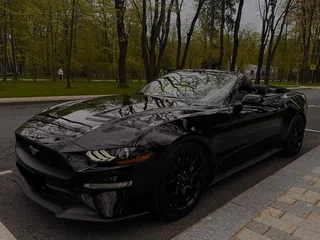 2018 Ford Mustang VI Рестайлинг, чёрный, 3490000 рублей, вид 3