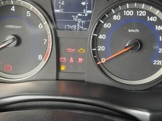 2014 Hyundai Solaris I, серый, 800000 рублей, вид 4