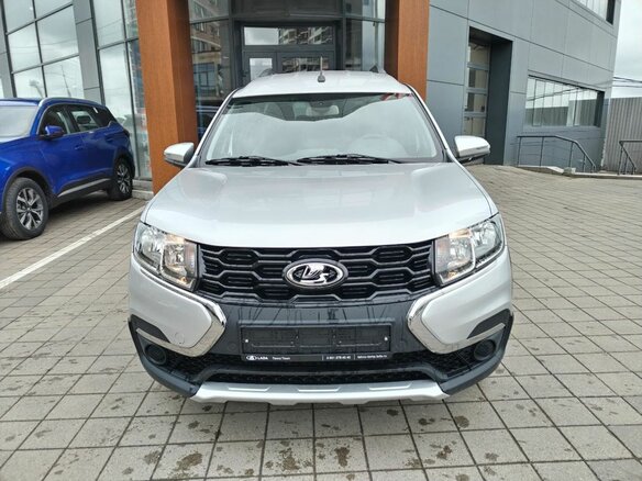 2026 Lada (ВАЗ) Largus Cross I Рестайлинг, серебристый, 2017000 рублей - вид 1