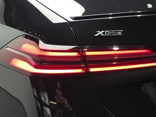 2026 BMW 5 серии 530e xDrive VIII (G60/G61/G68), чёрный, 9576000 рублей, вид 5