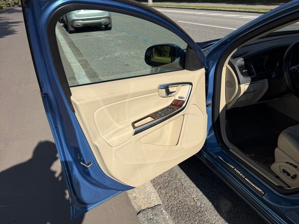2013 Volvo S60 II Рестайлинг, голубой, 1700000 рублей - вид 17