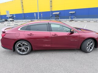 2019 Chevrolet Malibu IX Рестайлинг, красный, 1250000 рублей, вид 2