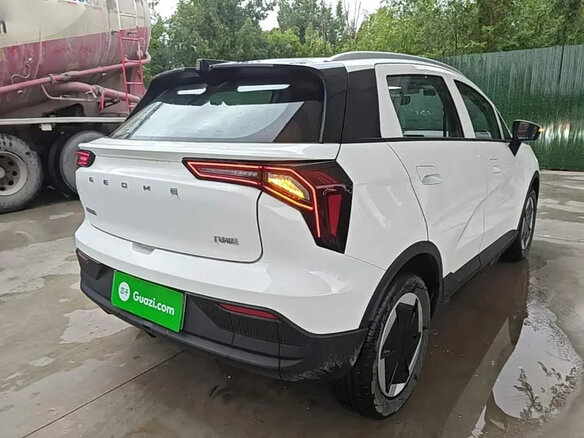 2023 Geely Geometry E 39.4 kWh, белый, 1070700 рублей - вид 5