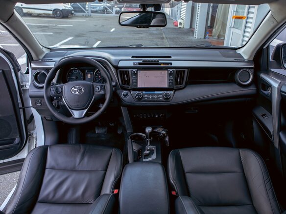 2018 Toyota RAV4 IV (XA40) Рестайлинг, белый - вид 17