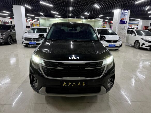 2023 Kia Seltos I Рестайлинг, чёрный, 1546700 рублей - вид 1