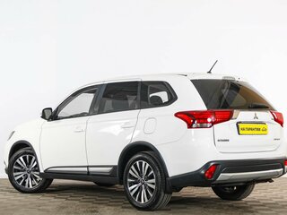 2016 Mitsubishi Outlander III Рестайлинг 2, белый, 1869000 рублей, вид 4