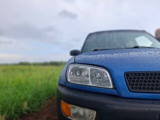 1996 Toyota RAV4 I (XA10), голубой, 450000 рублей, вид 2