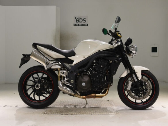 2008 Triumph Speed Triple, белый, 385000 рублей - вид 3