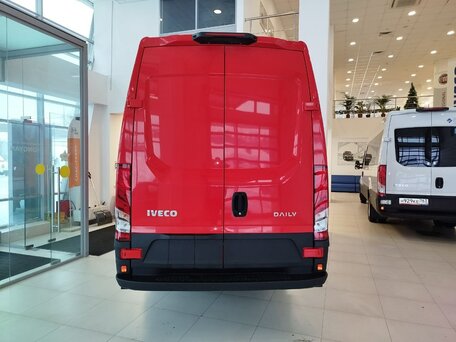 2025 Iveco Daily, красный, 8500000 рублей, вид 4