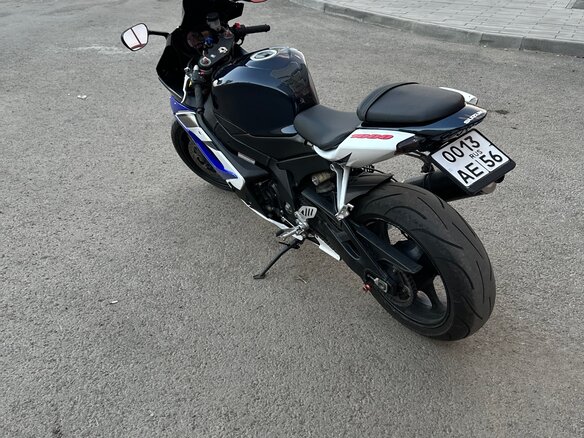 2005 Suzuki GSX-R 1000, синий, 620000 рублей - вид 3