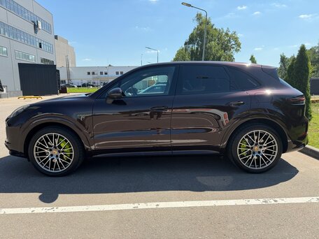 2023 Porsche Cayenne E-Hybrid III, коричневый, 11000000 рублей, вид 5