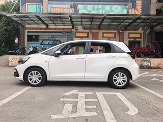 2023 Honda Fit Crosstar IV Рестайлинг, белый, 1000000 рублей, вид 4