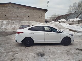 2018 Hyundai Solaris II, белый, 850000 рублей, вид 2