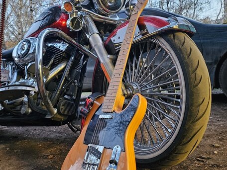 2013 Harley-Davidson Heritage, красный, 1200000 рублей, вид 1