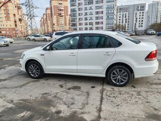 2019 Volkswagen Polo V Рестайлинг, белый, 1300000 рублей, вид 2