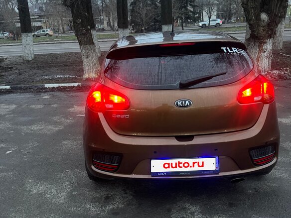 2015 Kia Ceed II Рестайлинг, коричневый, 920000 рублей - вид 11