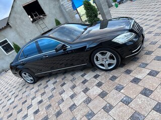 2008 Mercedes-Benz S-Класс 500 Long V (W221), чёрный, 1400000 рублей, вид 3