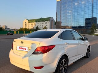 2012 Hyundai Solaris I, белый, 700000 рублей, вид 3