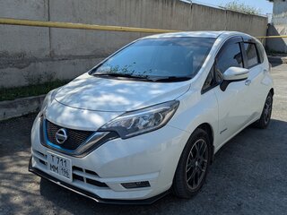 2018 Nissan Note e-Power II Рестайлинг, белый, 1440000 рублей, вид 1