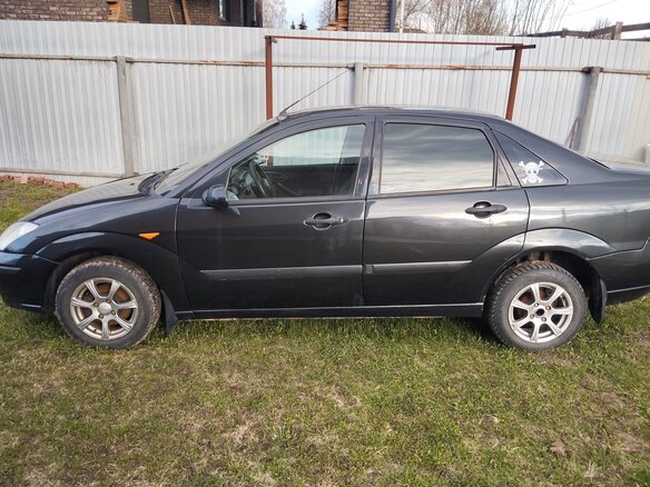 2004 Ford Focus I Рестайлинг, чёрный, 250000 рублей - вид 1