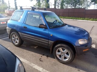 1998 Toyota RAV4 I (XA10), синий, 400000 рублей, вид 1