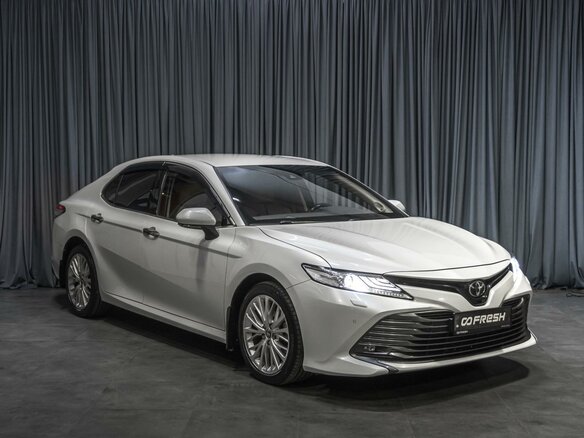 2021 Toyota Camry VIII (XV70), белый, 2949000 рублей