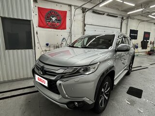 2017 Mitsubishi Pajero Sport III, серебристый, 3400000 рублей, вид 1