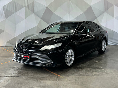 Toyota Camry VIII (XV70)